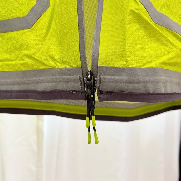 Lululemon X Robert Geller 'Take The Moment' Neon Yellow Nylon Reflective Jacket - Picture 6 of 9